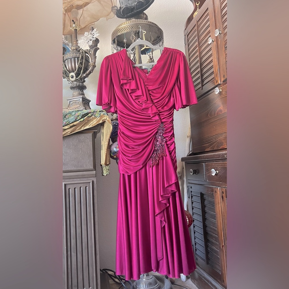 Beautiful fuchsia vintage Filigree LTD Collection evening dress